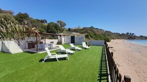 Terrazza sul mare (Solariun, angolo cottura, zona pranzo, bbq, doccia esterna)