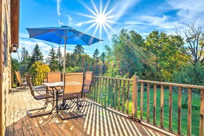 Deck | Outdoor Seating & Dining Areas | Expansive Views