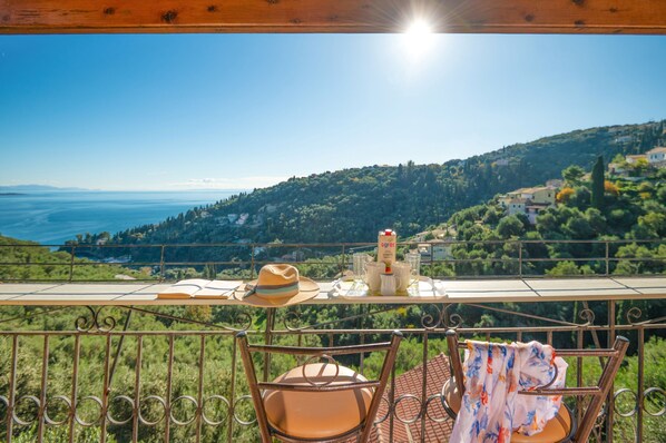 Peaceful area%2C sea and sky views