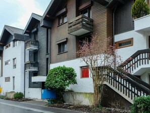 Plante, Jour, Propriété, Fenêtre, Bâtiment, Ciel, Architecture, Design Urbain, Quartier, Condominium