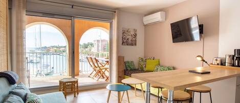 Table, Furniture, Property, Wood, Interior Design, Chair, Couch, Floor, Flooring, Plant