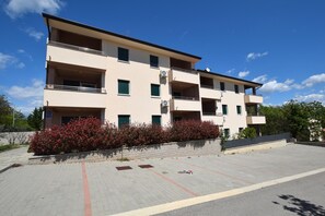 Esterno