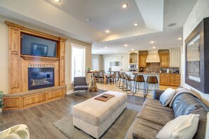 Living Room | Smart TV | Fireplace | 1st Floor