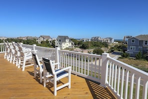 Sundeck 2024
