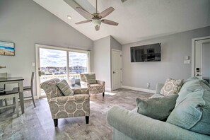 Living Room | Free WiFi