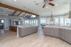 5 Bedroom 5.5 Bathroom 3800+ SqFt GULF FRONT -STEP RIGHT OUT TO THE BEACH PRIVATE HOUSE!!!