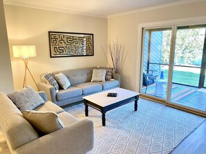 1st Level Living Room, Eagles Landing Townhouse