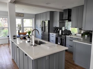 Easy flowing kitchen.