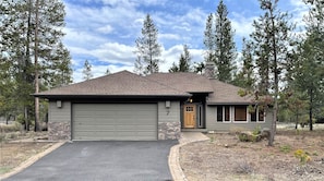 7 Yankee Exterior