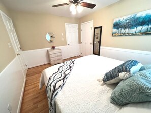 2nd Bedroom - King bed (1)