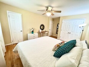 1st Bedroom - King Bed, Master with Bath (2)