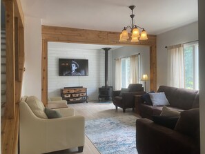 Living Room (with Smart TV)