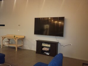 86" Smart TV