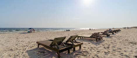 BEACH CHAIRS TO RENT