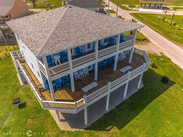 Wrap around decks with gulf views and enough seating for all