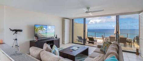 Living and Lanai - Enjoy panoramic views of the ocean from the living room.