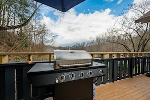 Throw your favorite fare on the grill while taking in views of the neighborhood