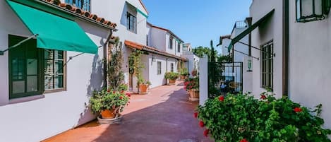 Entry way to condo