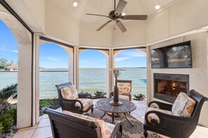 Outdoor TV and Fireplace