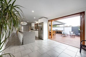 Kitchen/outdoor