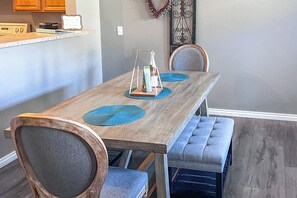 Dining Area | Single-Story | Townhome | Central Air Conditioning | 1st Floor