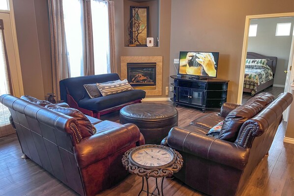Colorado Springs Vacation Rental | 2BR | 2BA | 2,000 Sq Ft | Step-Free Access