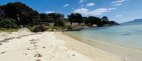 Spiaggia di Baia Caddinas a 5 minuti a piedi dalla casa 