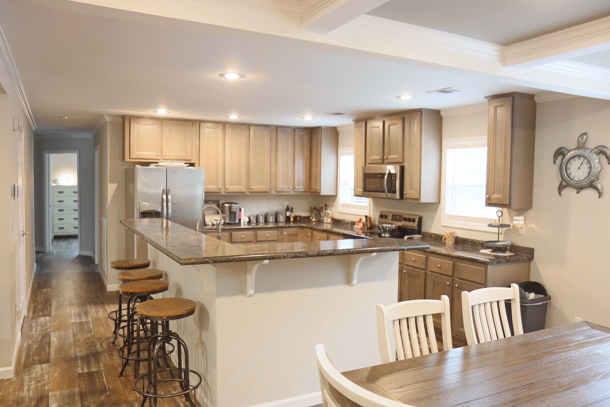 Entire Home-Quiet Peaceful-Centrally located to Charleston, Folly, Kiawah