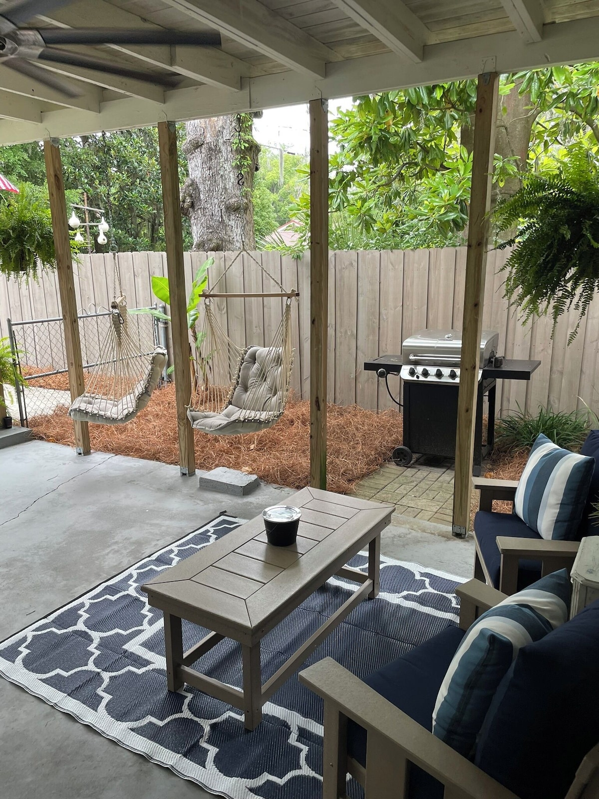 Downtown Bungalow close to Jekyll & Saint Simons Island