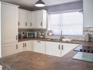 Kitchen area | Sea Breeze, Kessingland