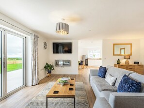 Living area | Gorwelon, Aberaeron
