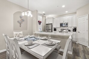 Spacious floor plan - Disney Retreat