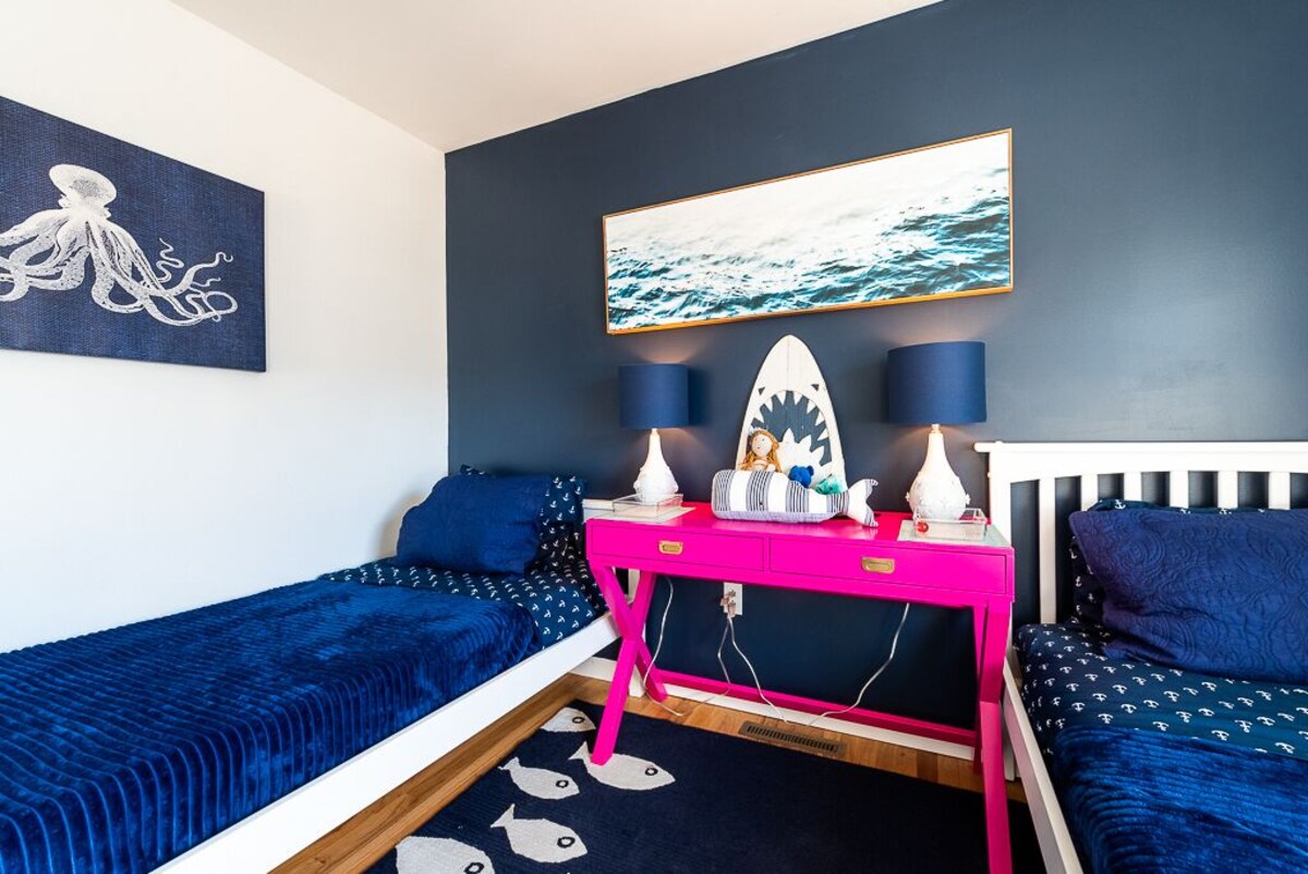 Be Happy Beach House is just steps away from Hawk’s Nest Beach!