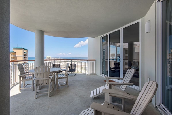 Balcony seating area