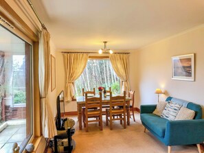 Living room/dining room | Hazelgrove, Inverfarigaig
