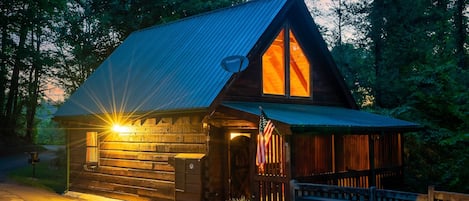 Authentic Log Cabin Bordering the National Park - Your Ultimate Getaway