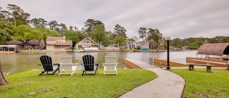 Montgomery Vacation Rental | 3BR | 2.5BA | 2,357 Sq Ft | Step-Free Access