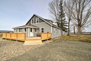 Home Exterior | Furnished Deck
