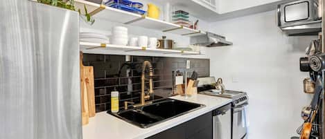 Fully equipped kitchen with all the essentials plus dishwasher