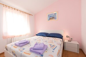 Schlafzimmer 1
