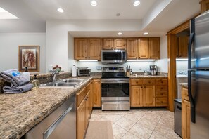 Great kitchen space, storage, appliances and counter space for a homemade meal!