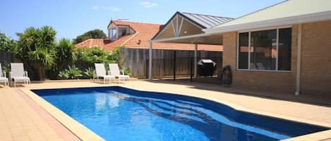 Large 10 meter pool