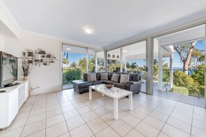 26 Oasis Apts HI 20.06 (2)