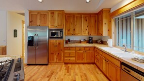 2-Split-rock-Kitchen