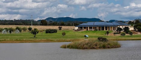 The property includes a dam where guests can enjoy a leisurely paddle with the kayaks provided.