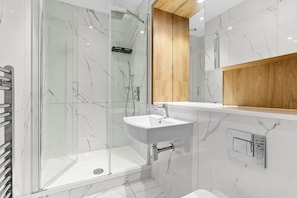 Modern Beautiful Bathroom