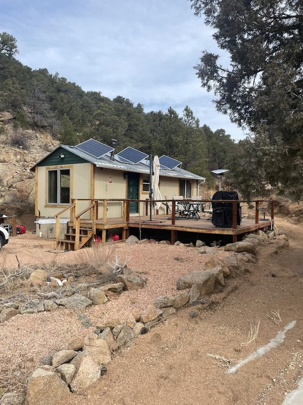 Big Tiny with 20'x15' deck to enjoy those views!  400sqft no loft