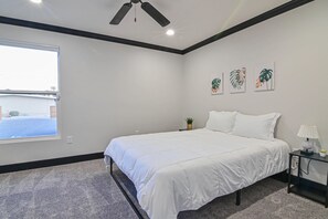 ✨NEW LUXE GETAWAY at The Villas Downtown