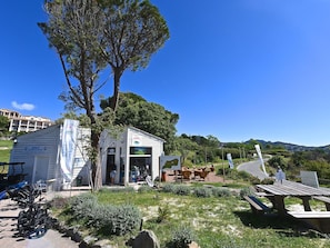 Ciel, Plante, Propriété, Bâtiment, Paysage Naturel, Design Urbain, Ombre, Paysage, Loisir, Zone Résidentielle