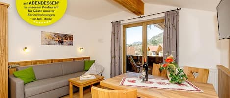 Ferienwohnung Wilder Kaiser - mit Balkon und Blick auf die umliegenden Berge-Wilder Kaiser Stube